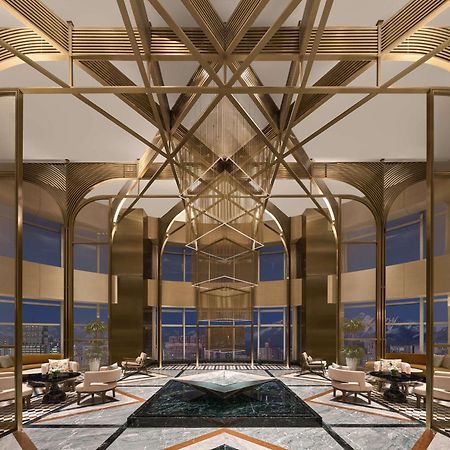 Conrad Urumqi Luaran gambar