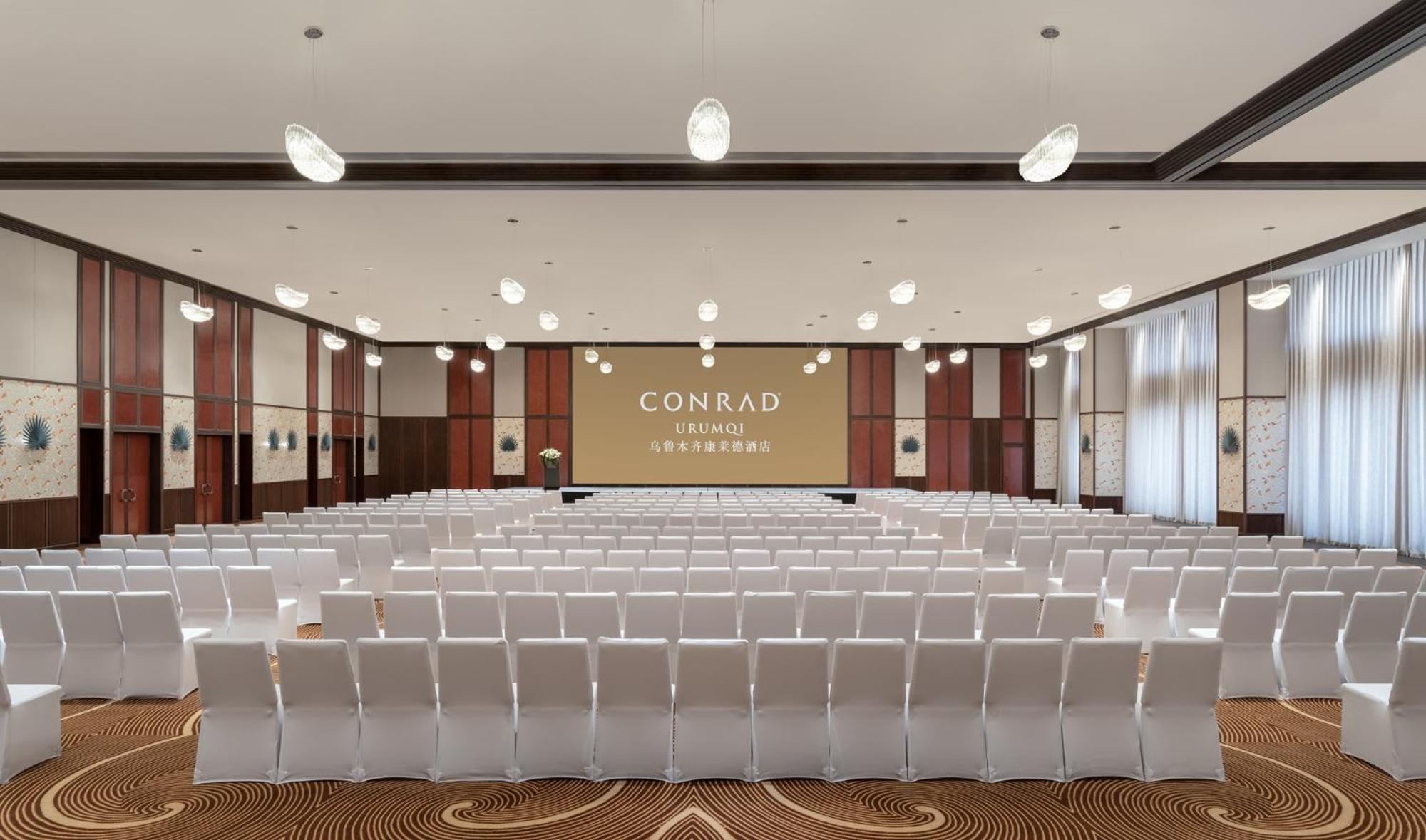 Conrad Urumqi Luaran gambar