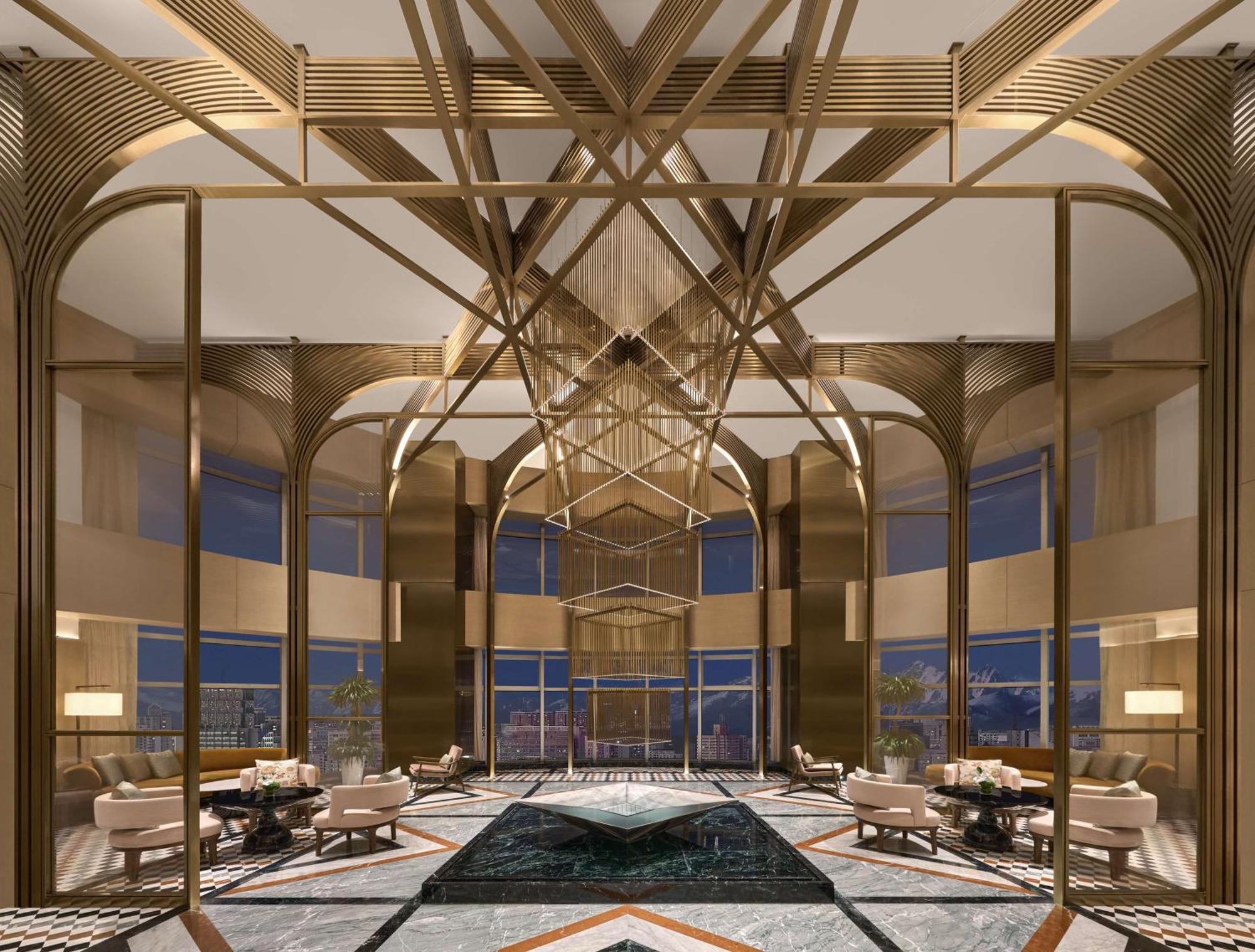 Conrad Urumqi Luaran gambar